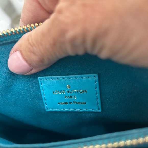 Louis Vuitton RARE Coussin PM in Turquoise - Picture 12 of 16